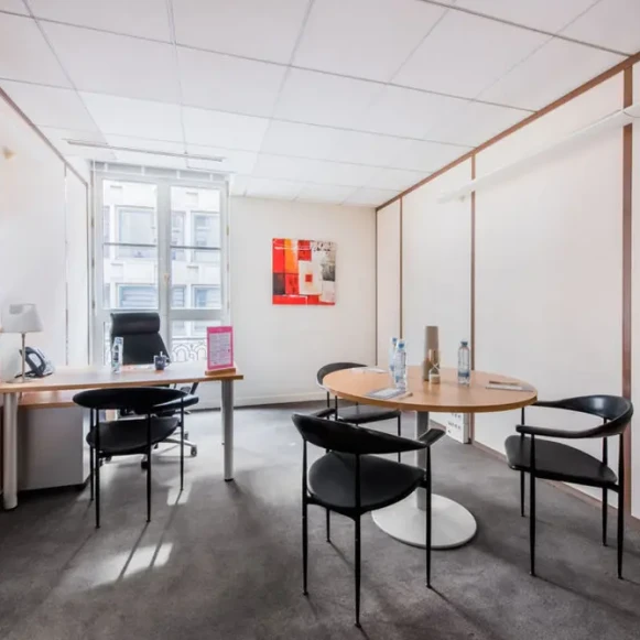 Bureau privé 10 m² 2 postes Coworking Avenue des Champs-Élysées Paris 75008 - photo 4