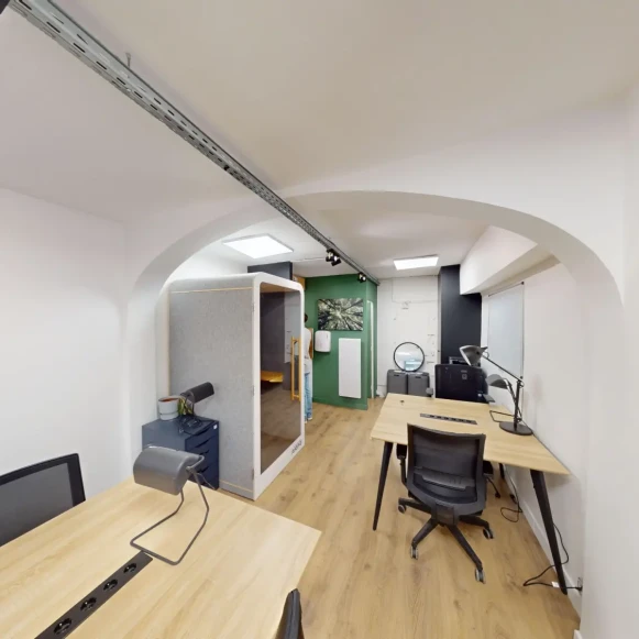 Espace indépendant 35 m² 8 postes Coworking Rue de Montmorency Paris 75003 - photo 2