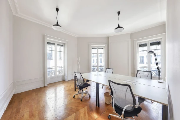 Espace indépendant - 69001 - 6 postes - 3300€
