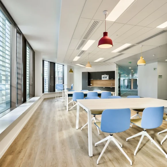 Bureau privé 143 m² 15 postes Coworking Boulevard Macdonald Paris 75019 - photo 3