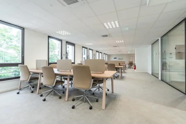 Espace indépendant - 75008 - 72 postes - 54000€