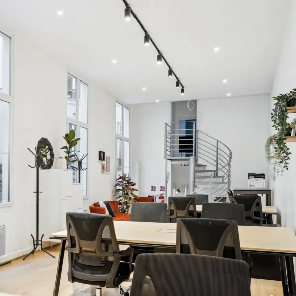 Espace indépendant 70 m² 12 postes Location bureau Rue de Turbigo Paris 75002 - photo 4