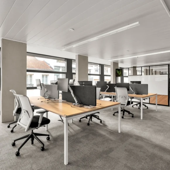 Espace indépendant 1 214 m² 150 postes Location bureau Rue d'Héliopolis Paris 75017 - photo 1