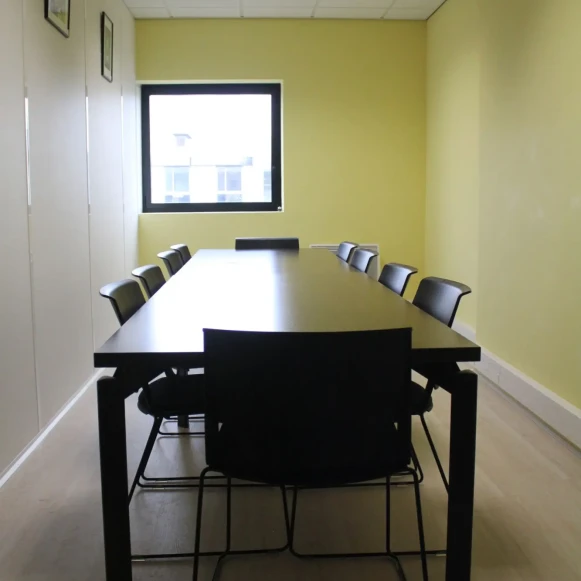 Bureau privé 12 m² 3 postes Coworking Rue Romain Rolland Nantes 44100 - photo 4