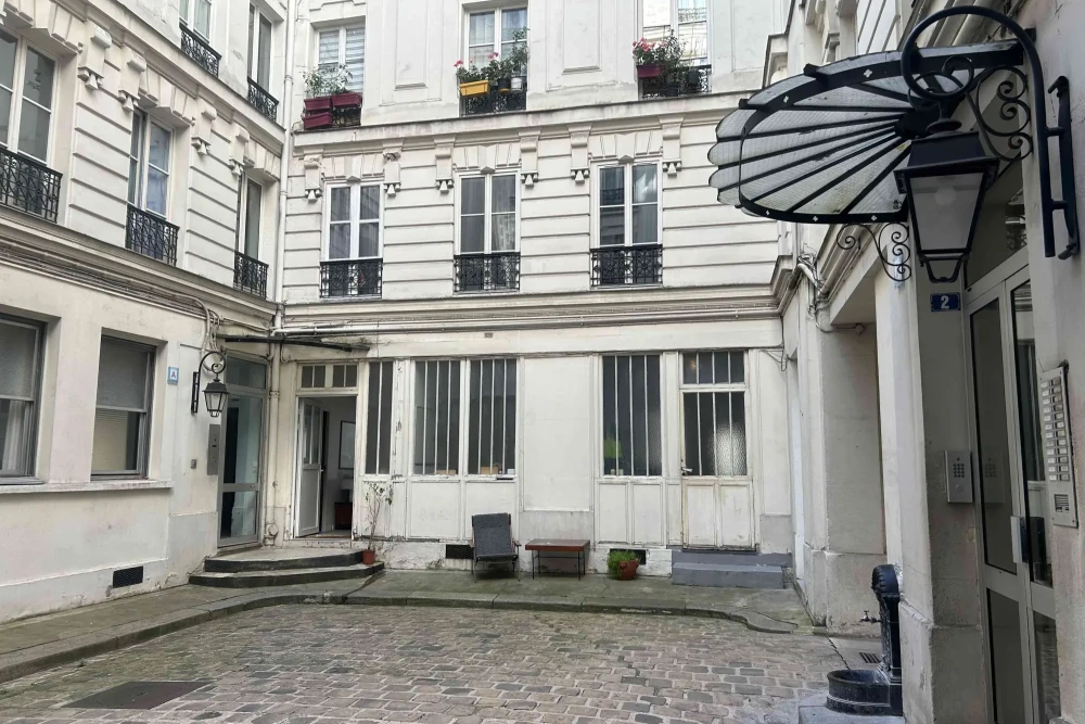 Bureau privé - 75011 - 15 postes - 7200€