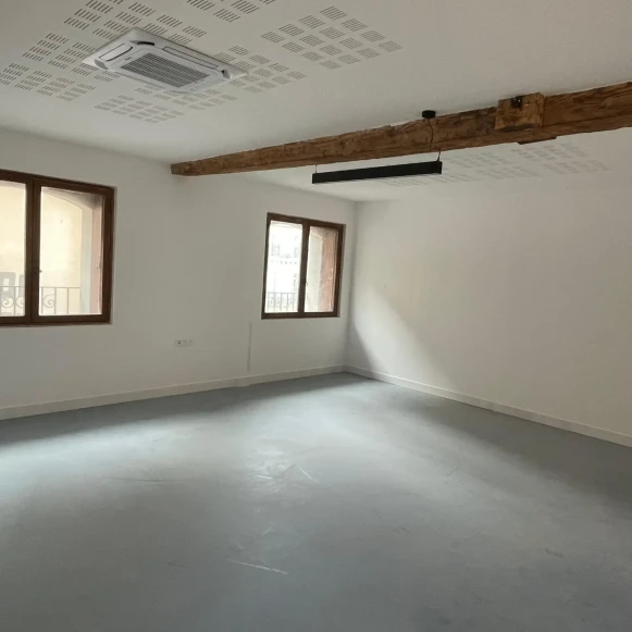 Bureau privé 29 m² 6 postes Location bureau Cours Julien Marseille 13006 - photo 5