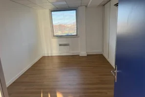 Bureau privé - 77185 - 5 postes - 750€