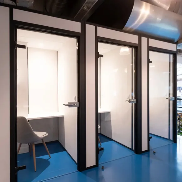 Bureau privé 15 m² 3 postes Coworking Rue du Chemin Vert Paris 75011 - photo 4