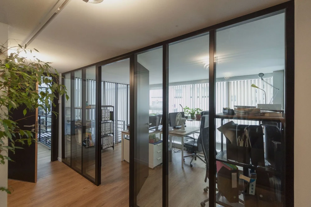 Bureau privé - 75020 - 4 postes - 1350€