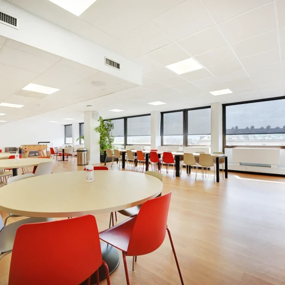 Bureau privé 53 m² 16 postes Coworking Rue Royale Saint-Cloud 92210 - photo 9