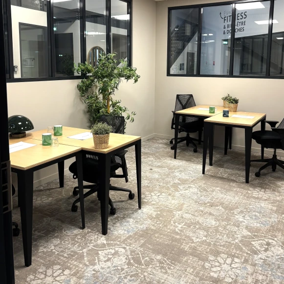 Bureau privé 15 m² 4 postes Location bureau Avenue Thiers Nice 06000 - photo 1