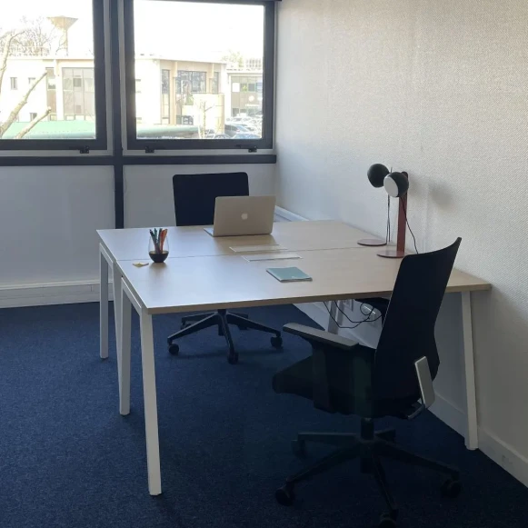 Bureau privé 13 m² 2 postes Location bureau Avenue des Amethystes Nantes 44300 - photo 1