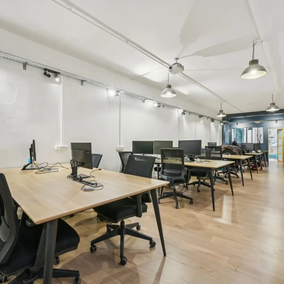 Espace indépendant 191 m² 40 postes Location bureau Rue des Petites Écuries Paris 75010 - photo 5