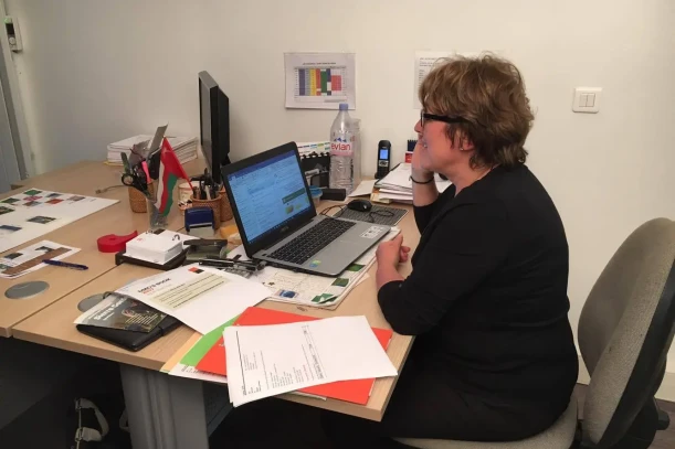 Bureau privé - 91260 - 1 poste - 702.9€