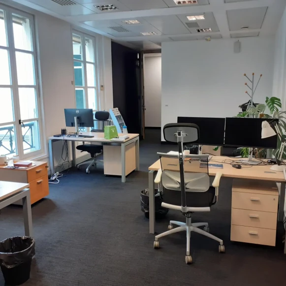 Bureau privé 41 m² 8 postes Location bureau Rue Cambon Paris 75001 - photo 2