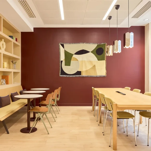 Espace indépendant 260 m² 54 postes Coworking Rue du Général Foy Paris 75008 - photo 4