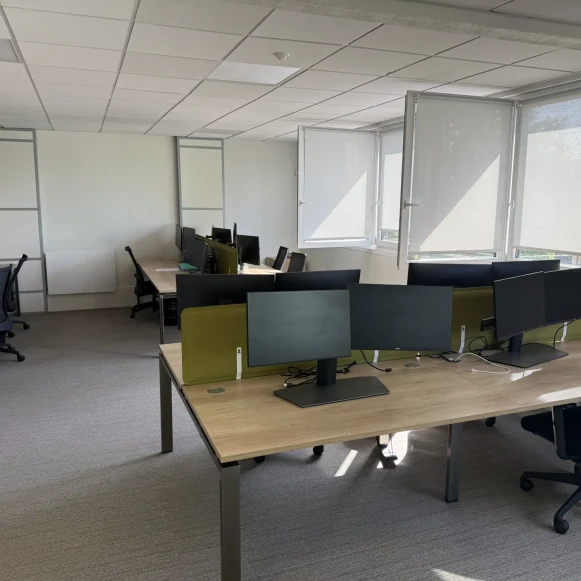 Bureau privé 80 m² 16 postes Location bureau Avenue de la République Marcq-en-Barœul 59700 - photo 2