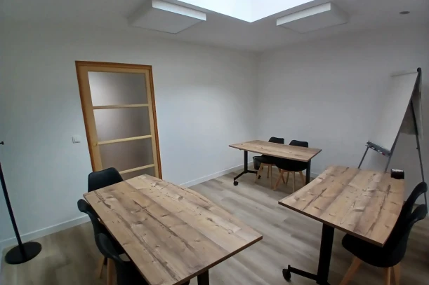 Open Space - 29490 - 3 postes - 250€