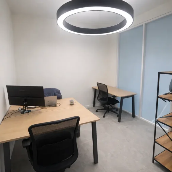 Bureau privé 14 m² 3 postes Coworking Rue Turenne Bordeaux 33000 - photo 1