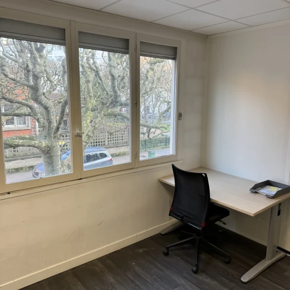 Espace indépendant 289 m² 30 postes Location bureau Avenue Jules Ferry Malakoff 92240 - photo 1