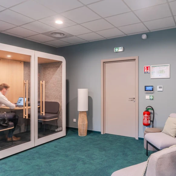 Bureau privé 16 m² 1 poste Location bureau Rue de Lisbonne Schiltigheim 67300 - photo 6