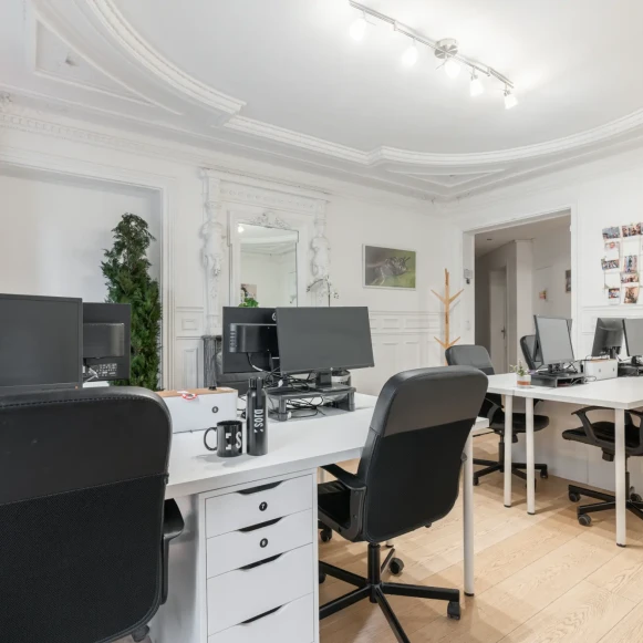 Espace indépendant 185 m² 24 postes Location bureau Rue de Maubeuge Paris 75010 - photo 1
