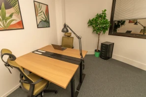 Bureau privé - 06410 - 2 postes - 150€