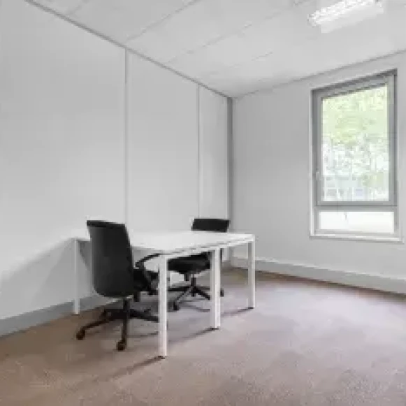 Bureau privé 10 m² 2 postes Location bureau Place des Nymphéas Villepinte 93420 - photo 6