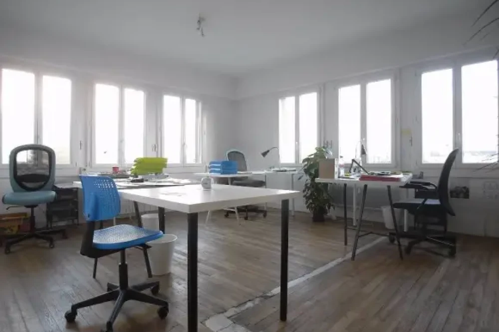 Open Space - 44000 - 3 postes - 190€