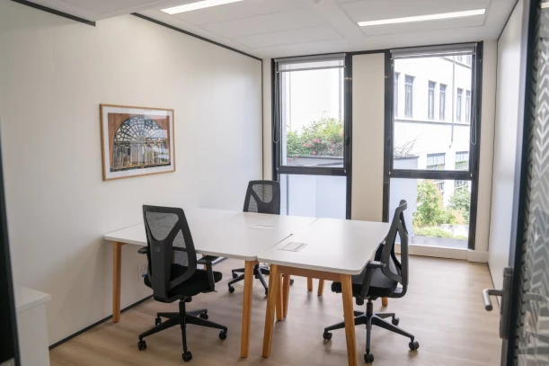 Bureau privé - 69006 - 3 postes - 1810€