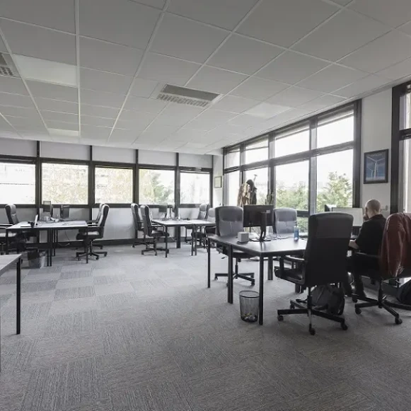 Bureau privé 155 m² 35 postes Coworking Rue Lortet Lyon 69007 - photo 1