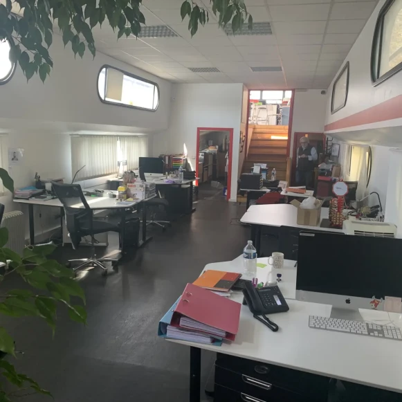 Espace indépendant 200 m² 20 postes Coworking Quai du 4 Septembre Boulogne-Billancourt 92100 - photo 1