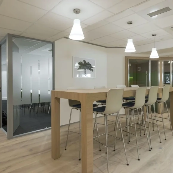 Bureau privé 25 m² 5 postes Coworking Rue Crepet Lyon 69007 - photo 7