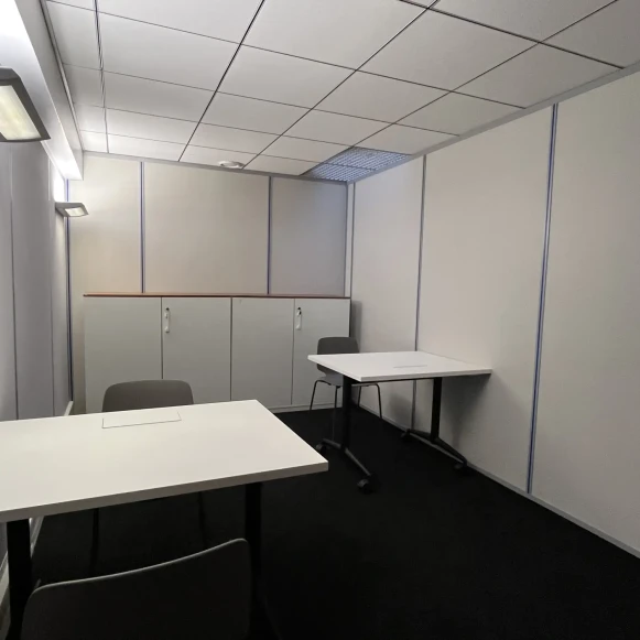 Bureau privé 14 m² 4 postes Location bureau Avenue d'Italie Paris 75013 - photo 3