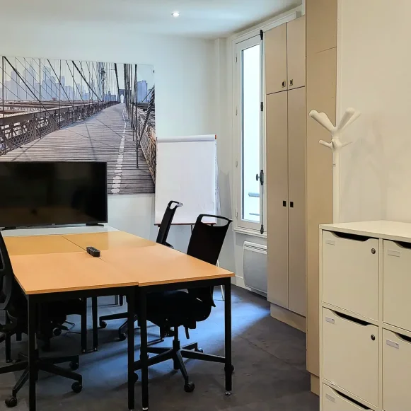 Bureau privé 17 m² 4 postes Location bureau Rue Vignon Paris 75009 - photo 4