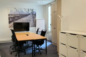 Bureau privé - 75009 - 4 postes - 2400€