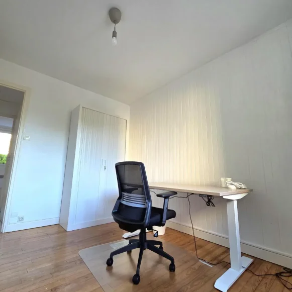 Bureau privé 10 m² 2 postes Location bureau Avenue de la Plaine Fleurie Meylan 38240 - photo 2