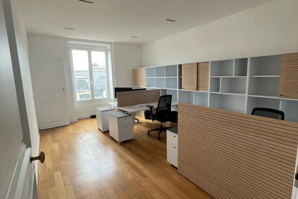 Bureau privé - 75008 - 8 postes - 4496€