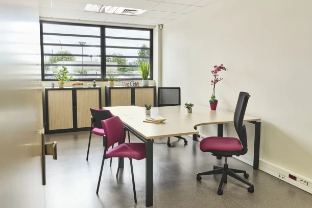 Bureau privé - 95360 - 2 postes - 420€