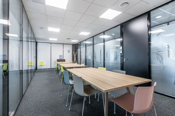 Bureau privé - 67960 - 15 postes - 1794€