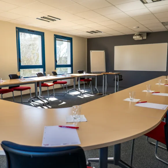 Bureau privé 11 m² 1 poste Coworking Rue Xavier Bichat Le Mans 72000 - photo 1