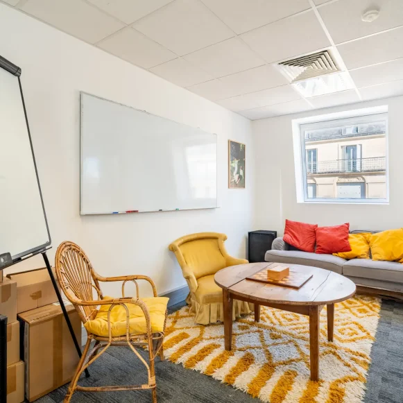 Bureau privé 132 m² 14 postes Location bureau Rue La Fayette Paris 75010 - photo 5