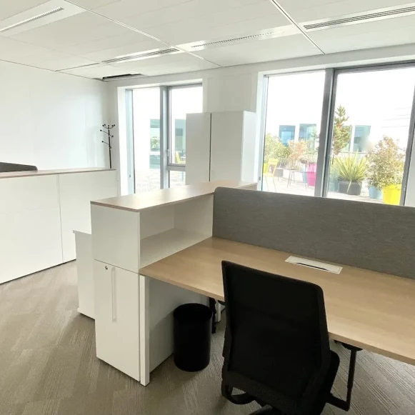 Bureau privé 28 m² 4 postes Coworking Rue Henri Becquerel Rueil-Malmaison 92500 - photo 3