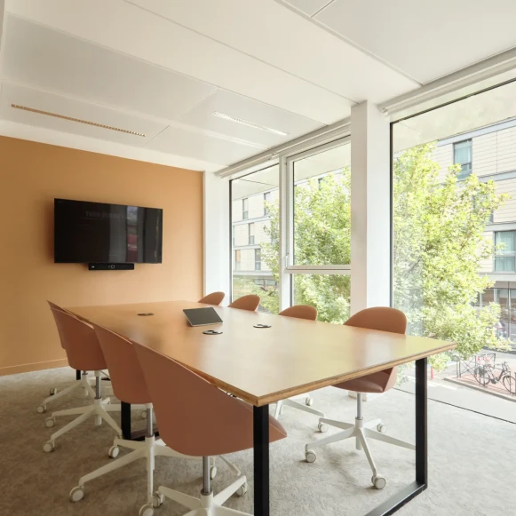 Bureau privé 25 m² 6 postes Coworking Rue du 8 Mai 1945 Clichy 92110 - photo 6