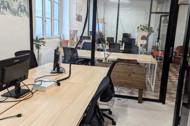 Bureau privé - 33000 - 4 postes - 595€