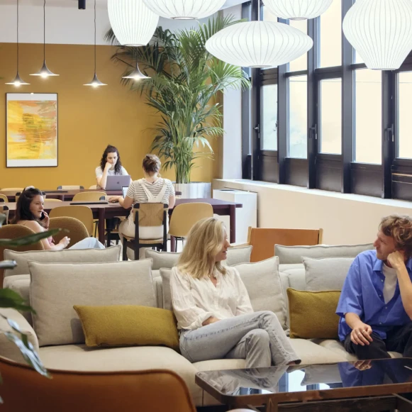 Bureau privé 28 m² 4 postes Coworking Rue de Laborde Paris 75008 - photo 9