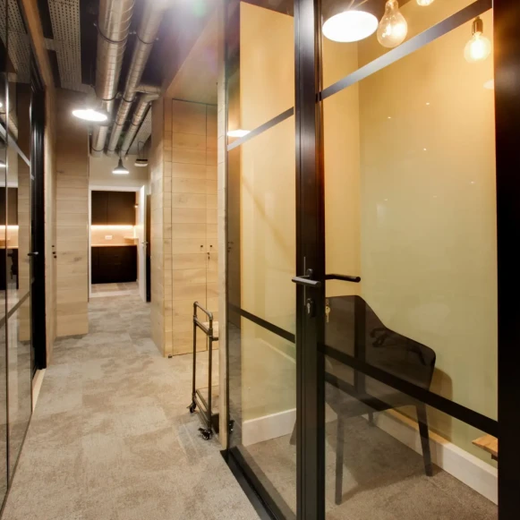 Bureau privé 14 m² 4 postes Location bureau Rue d'Amsterdam Paris 75008 - photo 3