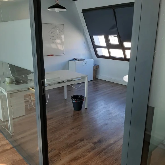 Bureau privé 15 m² 4 postes Coworking Rue Jadin Paris 75017 - photo 5