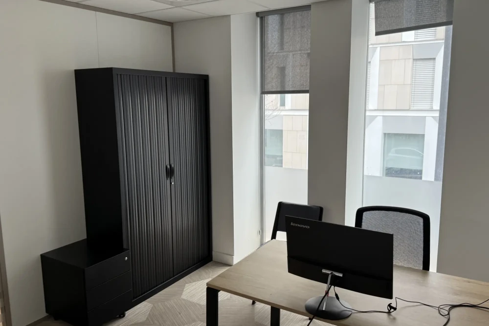 Open Space - 69002 - 9 postes - 290€