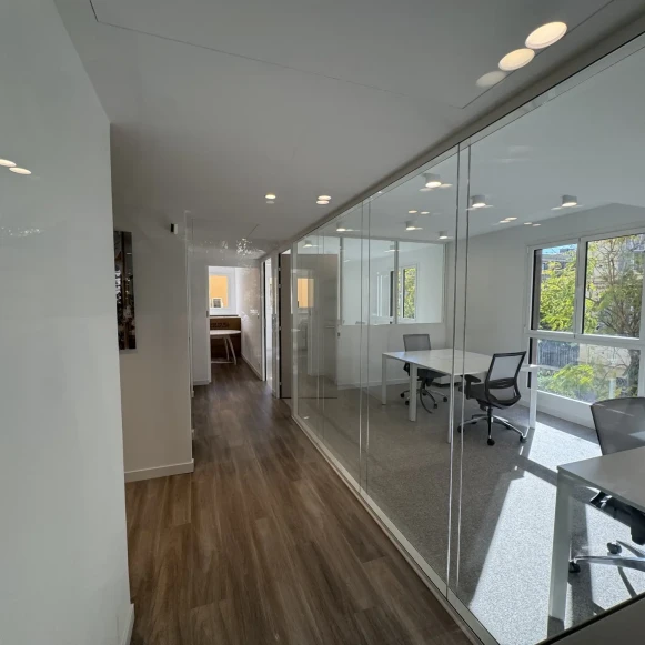 Open Space  18 postes Location bureau Boulevard Carabacel Nice 06000 - photo 1